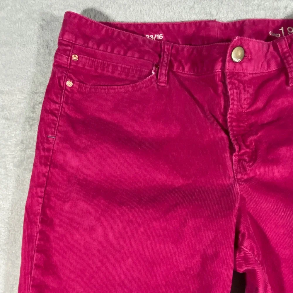Gap 1969 Real Straight Pink Corduroy Pants‎ Womens Size 33/16 Straight Leg